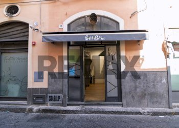 Edificio all\'aperto - Negozio Via Davì
 
18, Acireale - foto 2