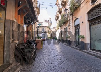 Edificio all\'aperto - Negozio Via Davì
 
18, Acireale - foto 11
