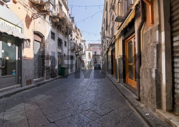 Edificio all\'aperto - Negozio Via Davì
 
18, Acireale - foto 12