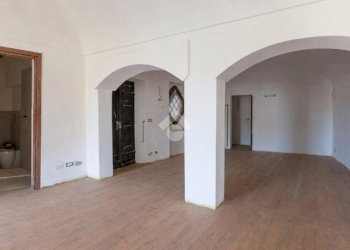 Apartment Piazza Gioberti, Ivrea - photo 5