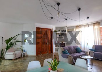 Sala da pranzo - Quadrilocale VIA EUROPA
 
snc, Vairano Patenora - foto 1
