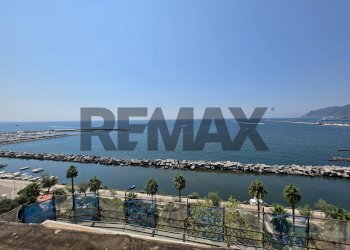 Vista dell\'acqua - Apartment Lungomare Trieste
 
112, Salerno - photo 7