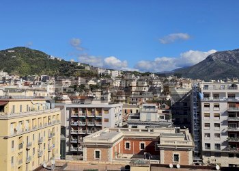 Edificio all\'aperto - Apartment Lungomare Trieste
 
112, Salerno - photo 32