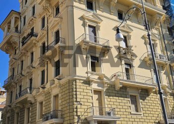 Edificio all\'aperto - Apartment Lungomare Trieste
 
112, Salerno - photo 41