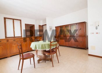 Sala da pranzo - Independent house via Pospagliaro
 
7, Bosisio Parini - photo 10