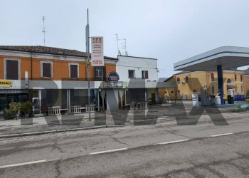 Edificio all\'aperto - Quadrilocale Viale Adriatico
 
137, Masi Torello - foto 4