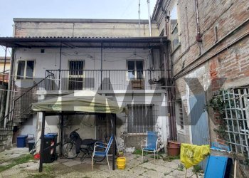 Casa all\'aperto - Quadrilocale Viale Adriatico
 
137, Masi Torello - foto 6