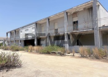 Edificio all\'aperto - Capannone STRADA STATALE 114
48, Siracusa - foto 2