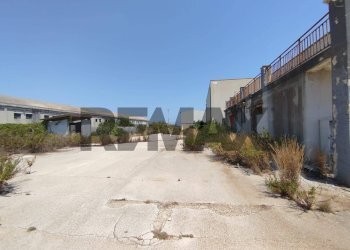Edificio all\'aperto - Capannone STRADA STATALE 114
48, Siracusa - foto 12