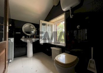 Bagno - Villa Via Castello
 
4, Scoppito - photo 39