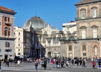 Edificio all\'aperto - Commercial Activity Piazza Plebiscito
snc, Napoli - photo 3