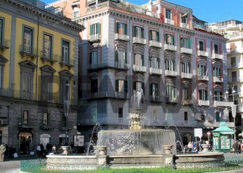 Edificio all\'aperto - Commercial Activity Piazza Plebiscito
snc, Napoli - photo 10
