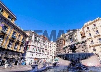 Edificio all\'aperto - Commercial Activity Piazza Plebiscito
snc, Napoli - photo 16