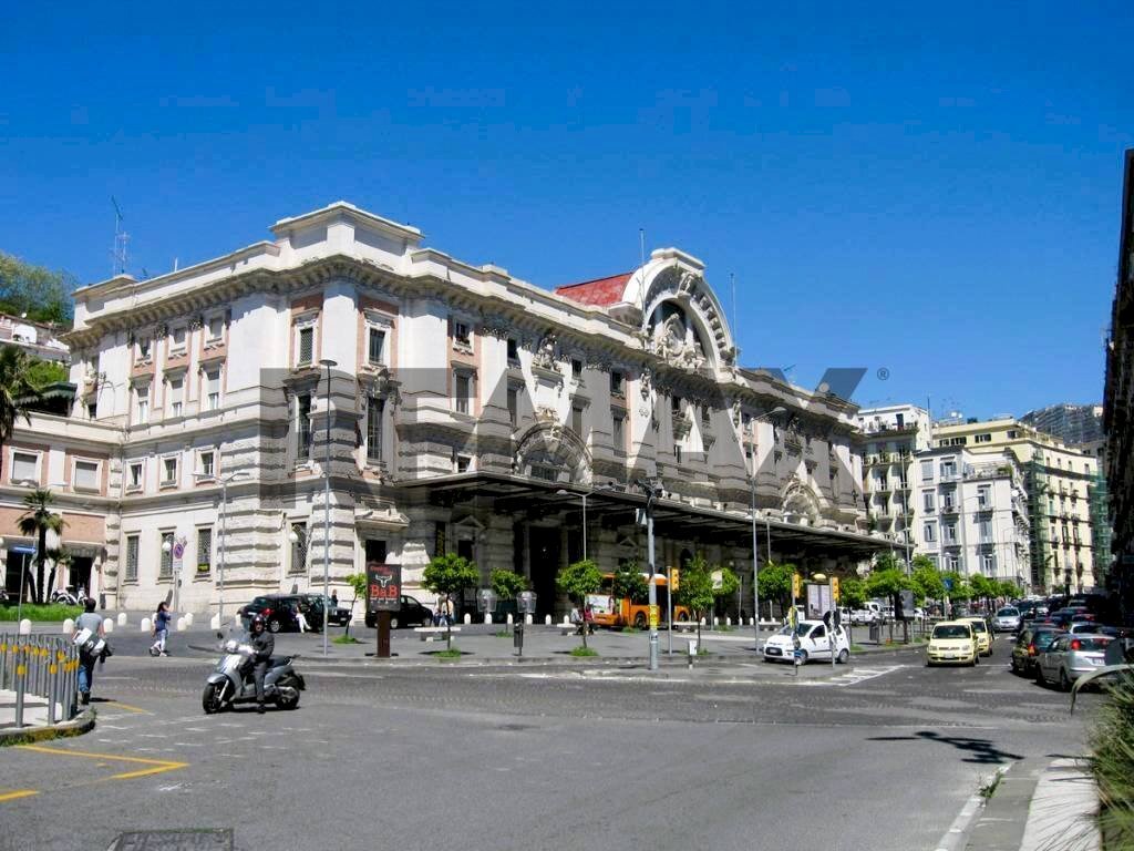 Edificio all\'aperto - Commercial Activity Via Caracciolo
100, Napoli - photo 2