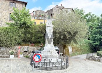 Edificio all\'aperto - Casa semi indipendente via della fontana
 
6, Coreglia Antelminelli - foto 29