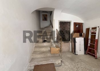 Scale - Casa indipendente Corso Vittorio Emanuele Terzo
 
53, Pietradefusi - foto 2