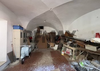 Dispensa di stoccaggio - Casa indipendente Corso Vittorio Emanuele Terzo
 
53, Pietradefusi - foto 4