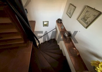 Scale - Casa indipendente Corso Vittorio Emanuele Terzo
 
53, Pietradefusi - foto 6