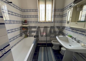 Bagno - Casa indipendente Corso Vittorio Emanuele Terzo
 
53, Pietradefusi - foto 11