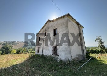 Casa all\'aperto - Casa indipendente Contrada Cupazzo - Fiego
 
50, Apice - foto 2