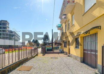 Edificio all\'aperto - Warehouse via Varesina
43, Jerago con Orago - photo 3