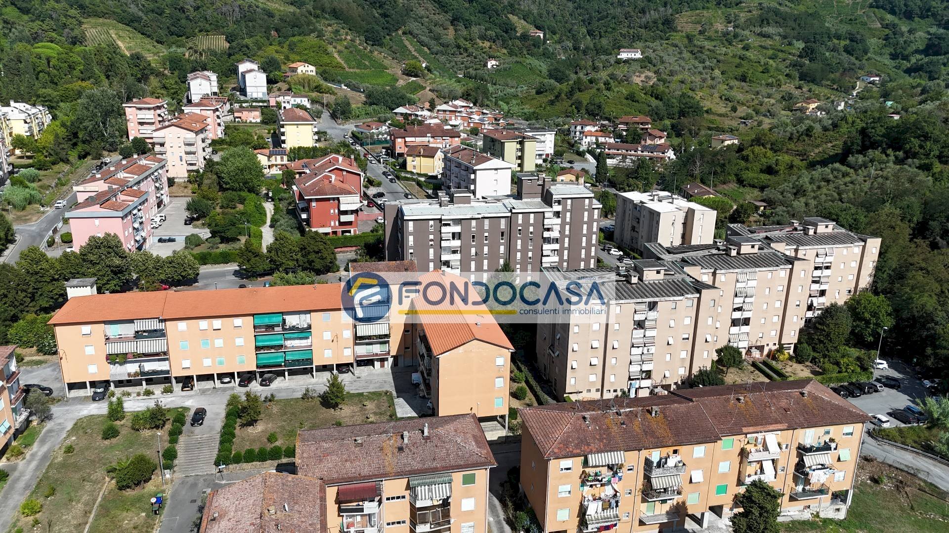 Esterno - Three-room apartment Via acquafiora, Carrara - photo 3