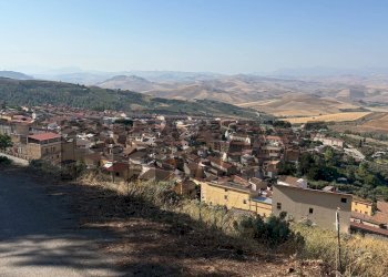 Vista delle montagne - Rustic Contrada Bufalo
 
1, Contessa Entellina - photo 3
