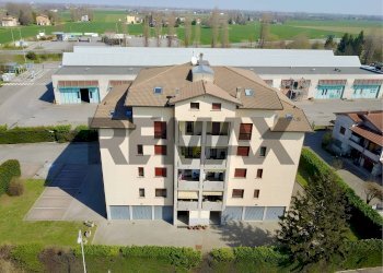 Edificio all\'aperto - Trilocale Via Del Chionso
42, Reggio nell'Emilia - foto 1