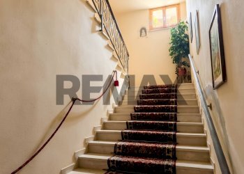 Scale - Villa Via Dante Alighieri
 
9, Castelnovo di Sotto - photo 25