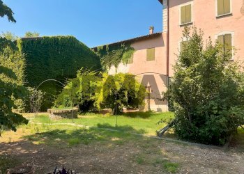 Giardino - Villa Via Dante Alighieri
 
9, Castelnovo di Sotto - photo 61