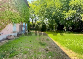 Giardino - Villa Via Dante Alighieri
 
9, Castelnovo di Sotto - photo 66