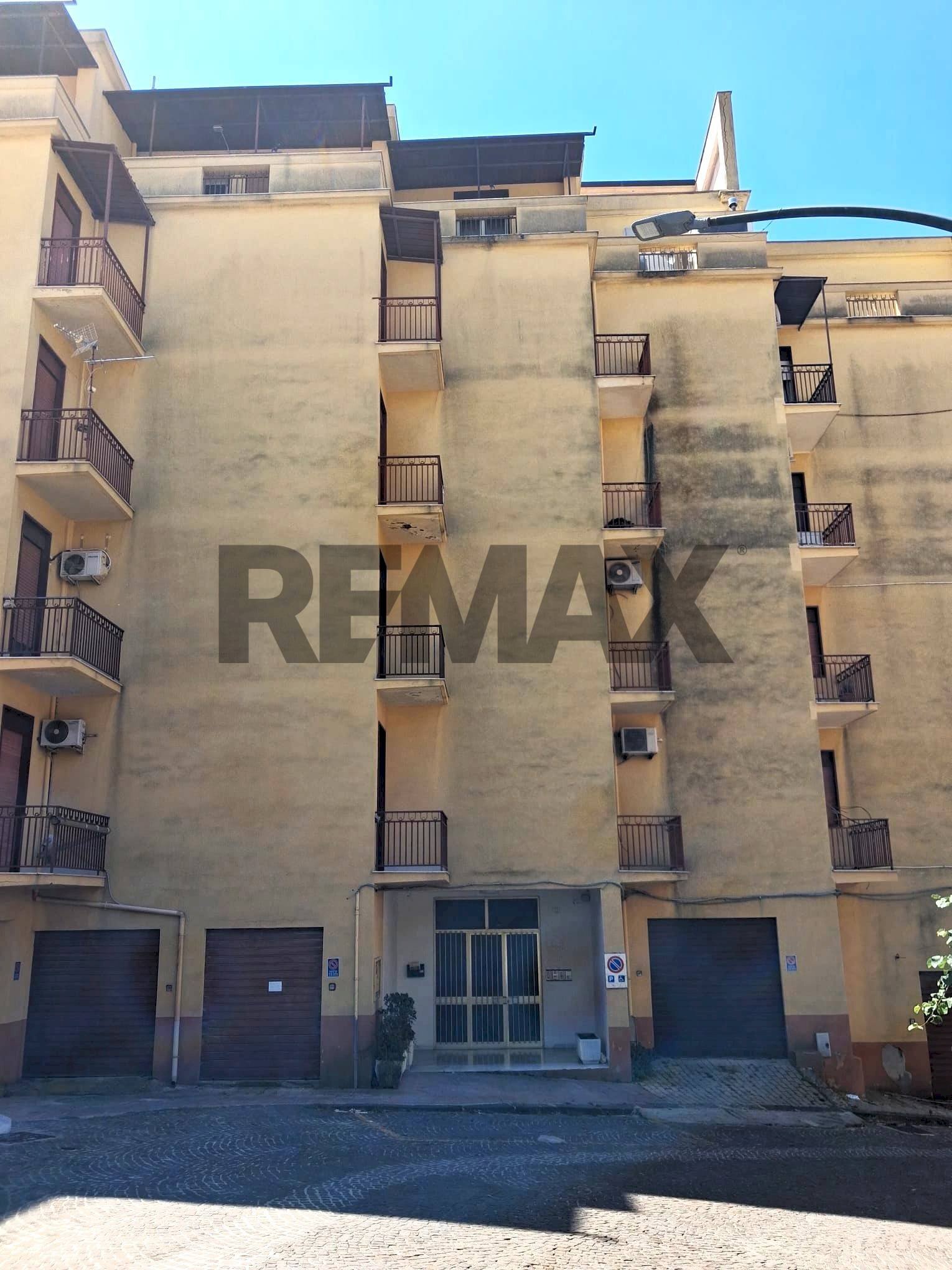 Edificio all\'aperto - Appartamento Via Italia
57, Favara - foto 2
