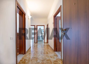 Hall / corridoio - Four-room apartment Via dei Carecini
5, Chieti - photo 8