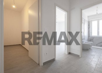 Hall / corridoio - Three-room apartment Via Oberdan
 
158, Ferno - photo 16