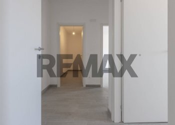 Hall / corridoio - Three-room apartment Via Oberdan
 
158, Ferno - photo 17