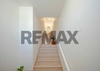 Scale - Three-room apartment corso Vittorio Emanuele
 
123/B, Bitonto - photo 5
