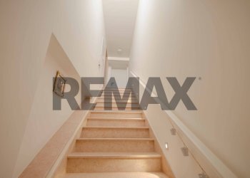 Scale - Three-room apartment corso Vittorio Emanuele
 
123/B, Bitonto - photo 18