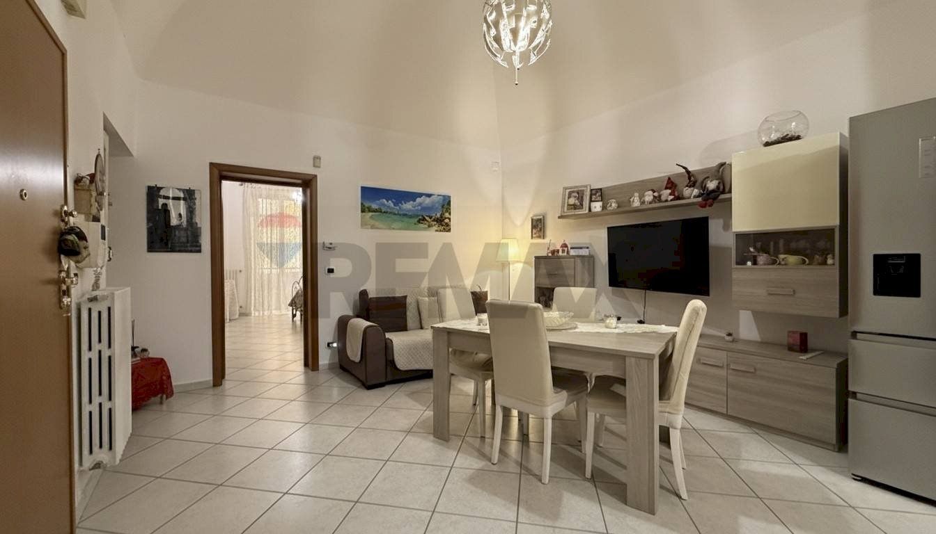 Sala da pranzo - Two-room apartment Via Sagarriga Visconti
183, Bari - photo 2