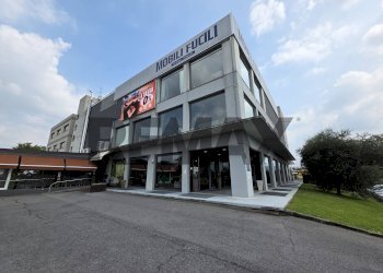 Edificio all\'aperto - Ufficio via Del Fabbricone
16, Gorlago - foto 9