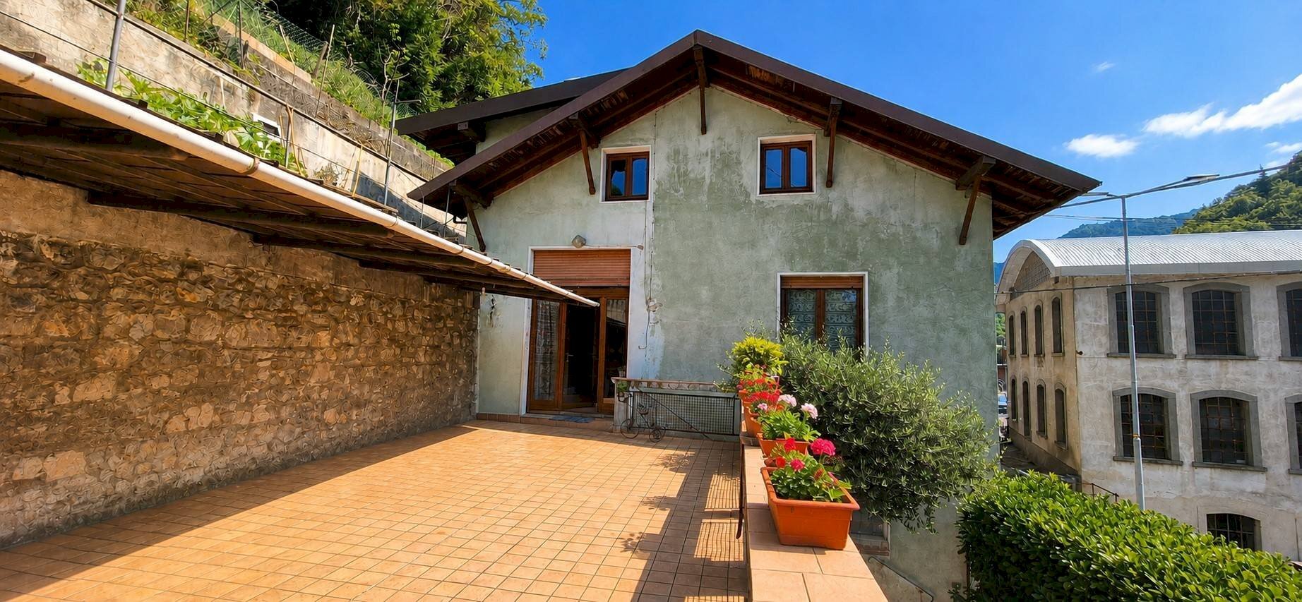 Foto 1 - Casa indipendente Via Opifici
 
24, Gandino - foto 1