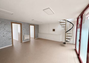 Foto 5 - Office VIA ALBERTO PITENTINO
1, Almenno San Salvatore - photo 5