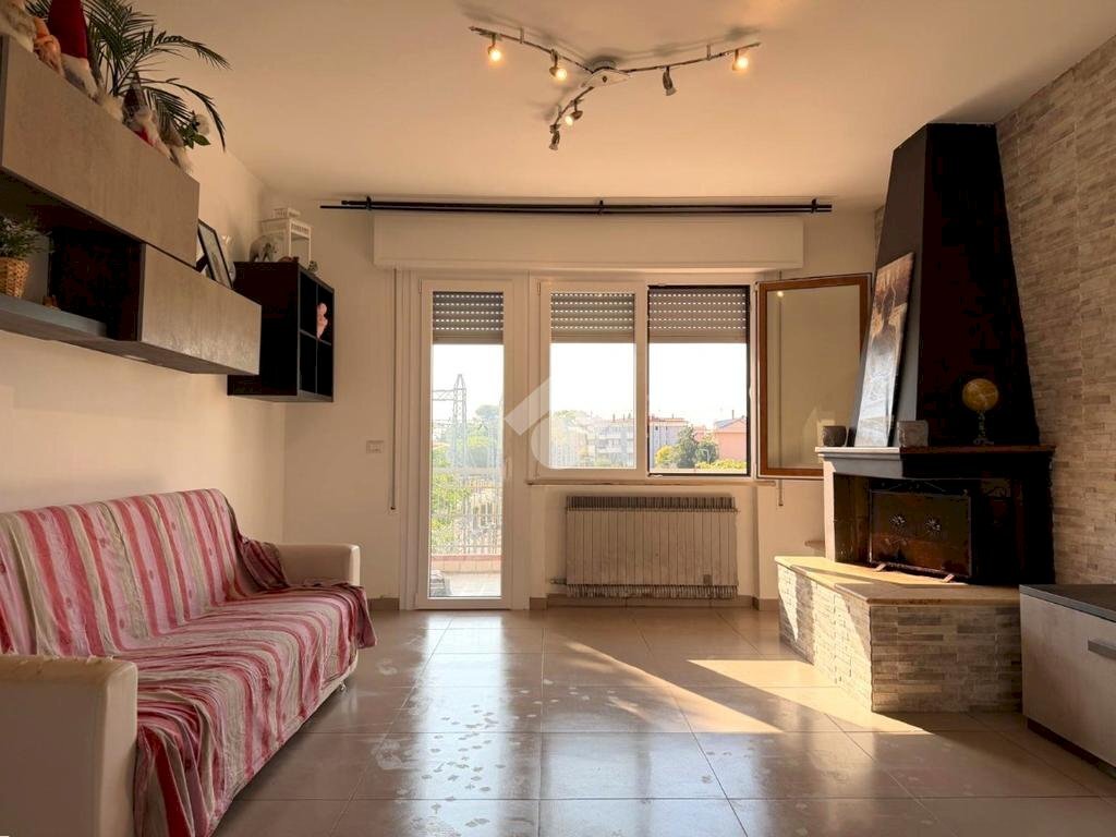 Four-room apartment Viale Santorre di Santarosa, Riccione - photo 2