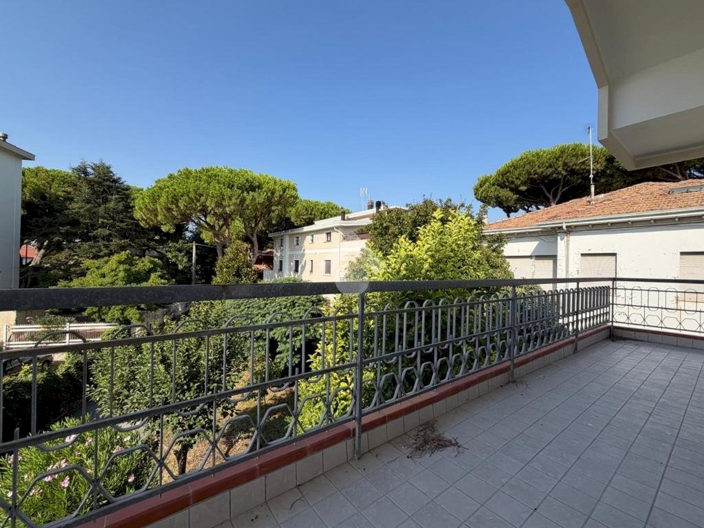 Four-room apartment Viale Santorre di Santarosa, Riccione - photo 3