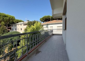 Four-room apartment Viale Santorre di Santarosa, Riccione - photo 5