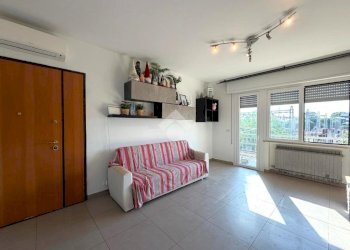 Four-room apartment Viale Santorre di Santarosa, Riccione - photo 14