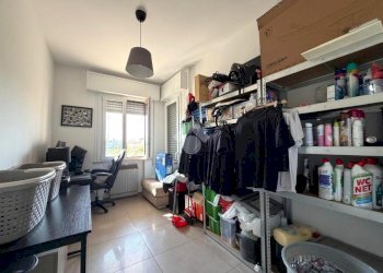 Four-room apartment Viale Santorre di Santarosa, Riccione - photo 16