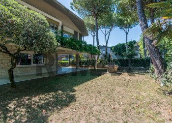 Giardino - Villa via Comandini
 
7, Cattolica - foto 1