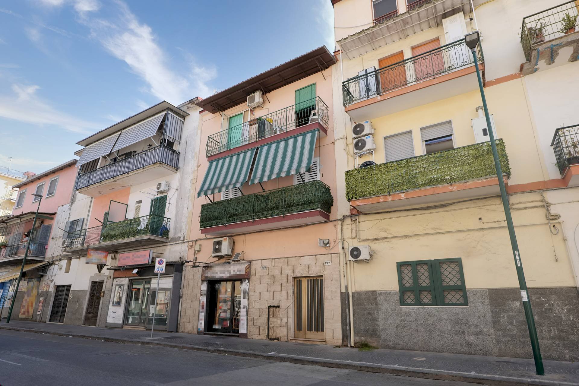 ESTERNO PALAZZO - Trilocale Via Vittorio Veneto
277, Napoli - foto 3