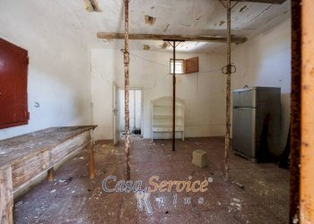 Magazzino - Villa strada Comunale da Coline a Matino, Matino - foto 3