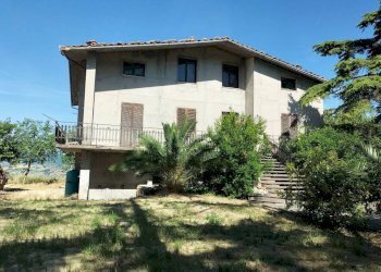 Facciata - Villa contrada Gioncare, Poggio San Marcello - foto 3